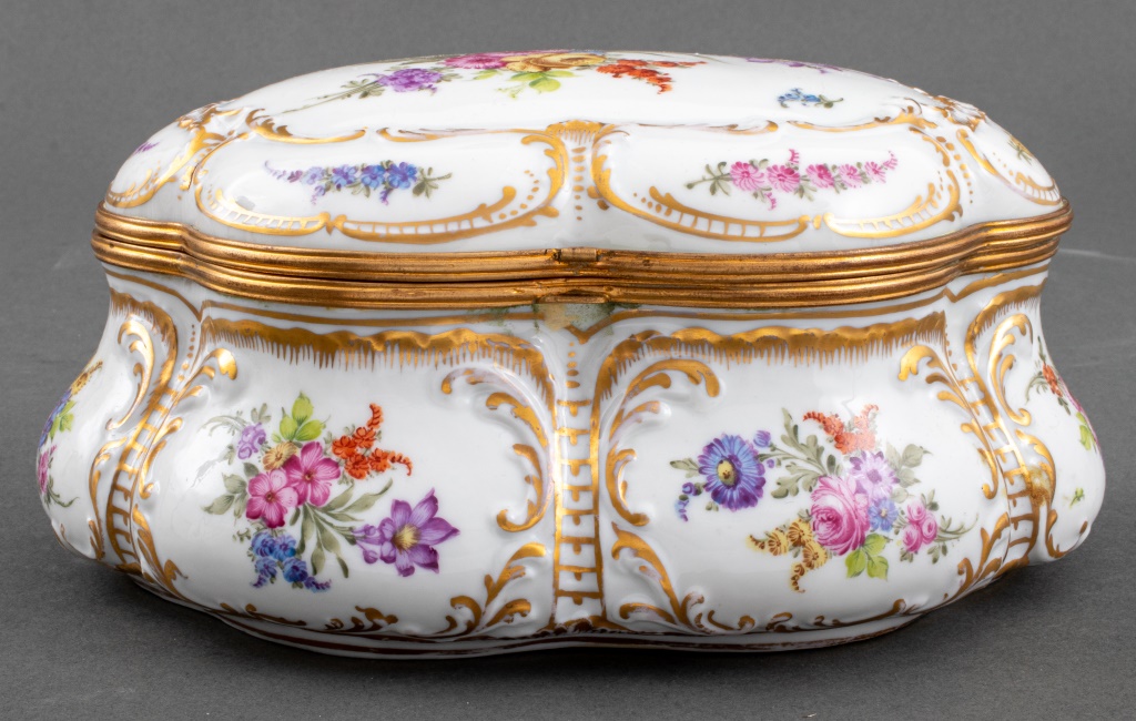 DRESDEN PORCELAIN MANNER TABLE