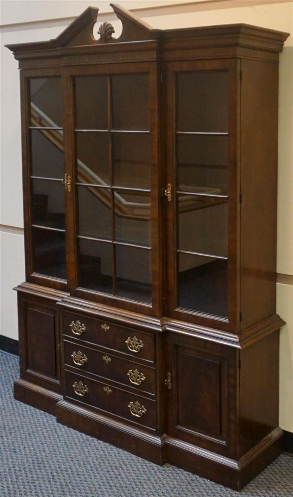 DREXEL HERITAGE MAHOGANY CHINA