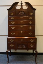 DREXEL QUEEN ANNE STYLE MAHOGA