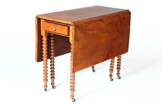 DROP LEAF TABLE.  American  mid