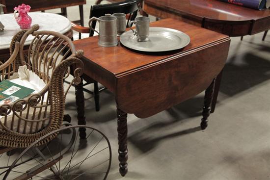 DROP LEAF TABLE. Cherry with shaped