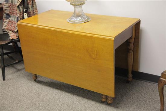 DROP LEAF TABLE. Curly maple and