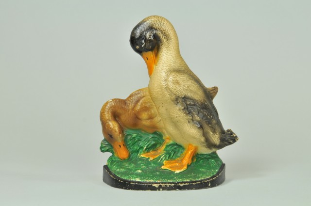 DUCKS DOORSTOP Hubley marked