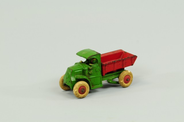 DUMP TRUCK Hubley cast iron the