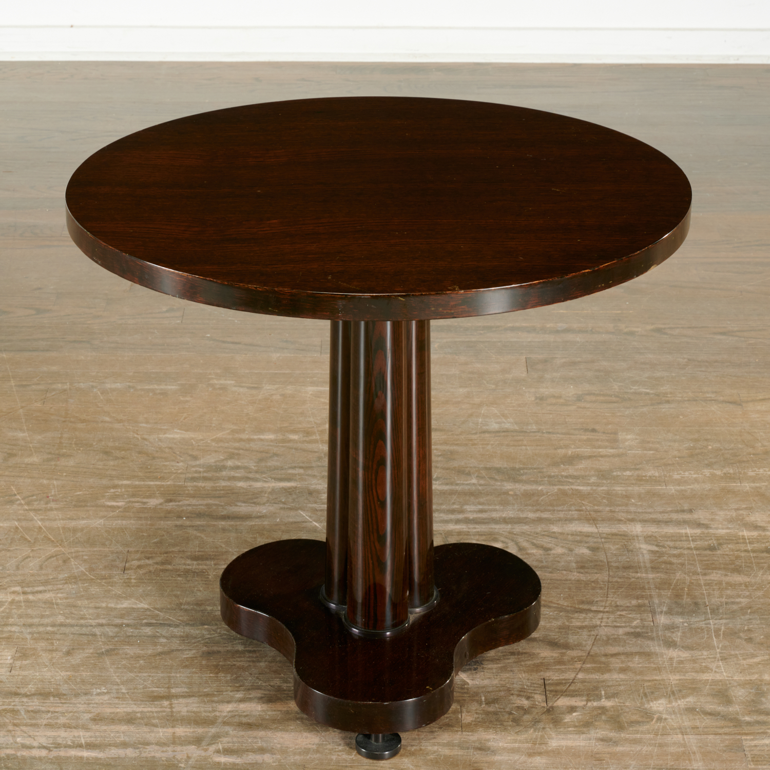 DUNBAR, PEDESTAL OCCASIONAL TABLE