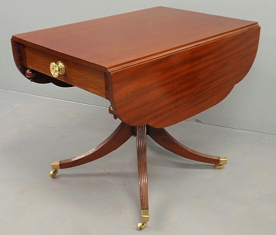 Duncan Phyfe mahogany drop-leaf