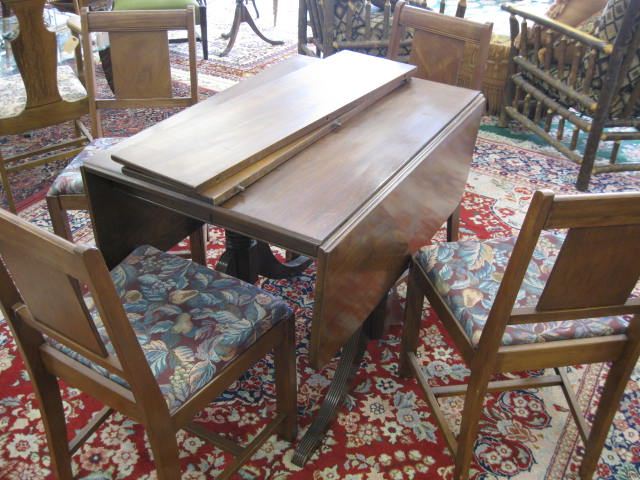 Duncan Phyfe Style Dropleaf Table