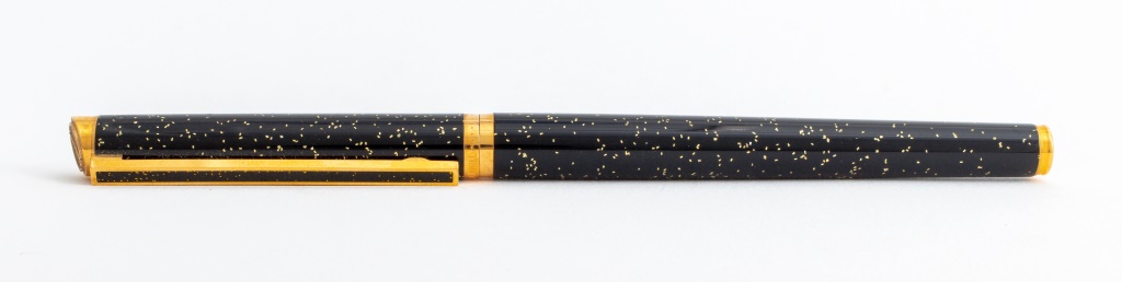 DUNHILL LACQUERED FOUNTAIN PEN