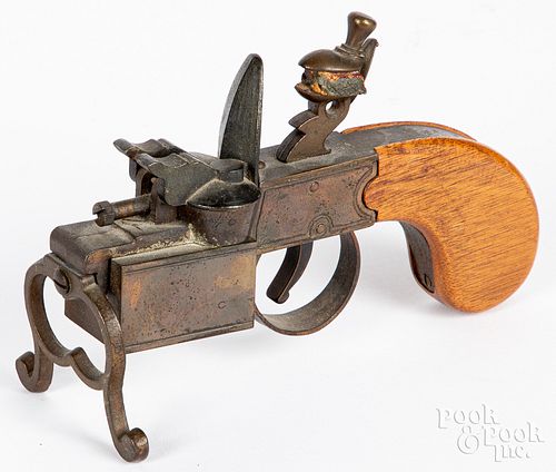 DUNHILL TINDER LIGHTER PISTOL TABLE