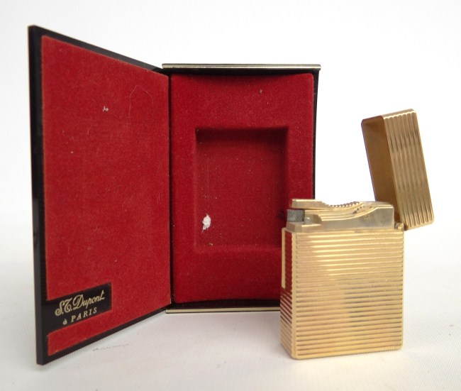 Dupont (Paris) butane lighter.
