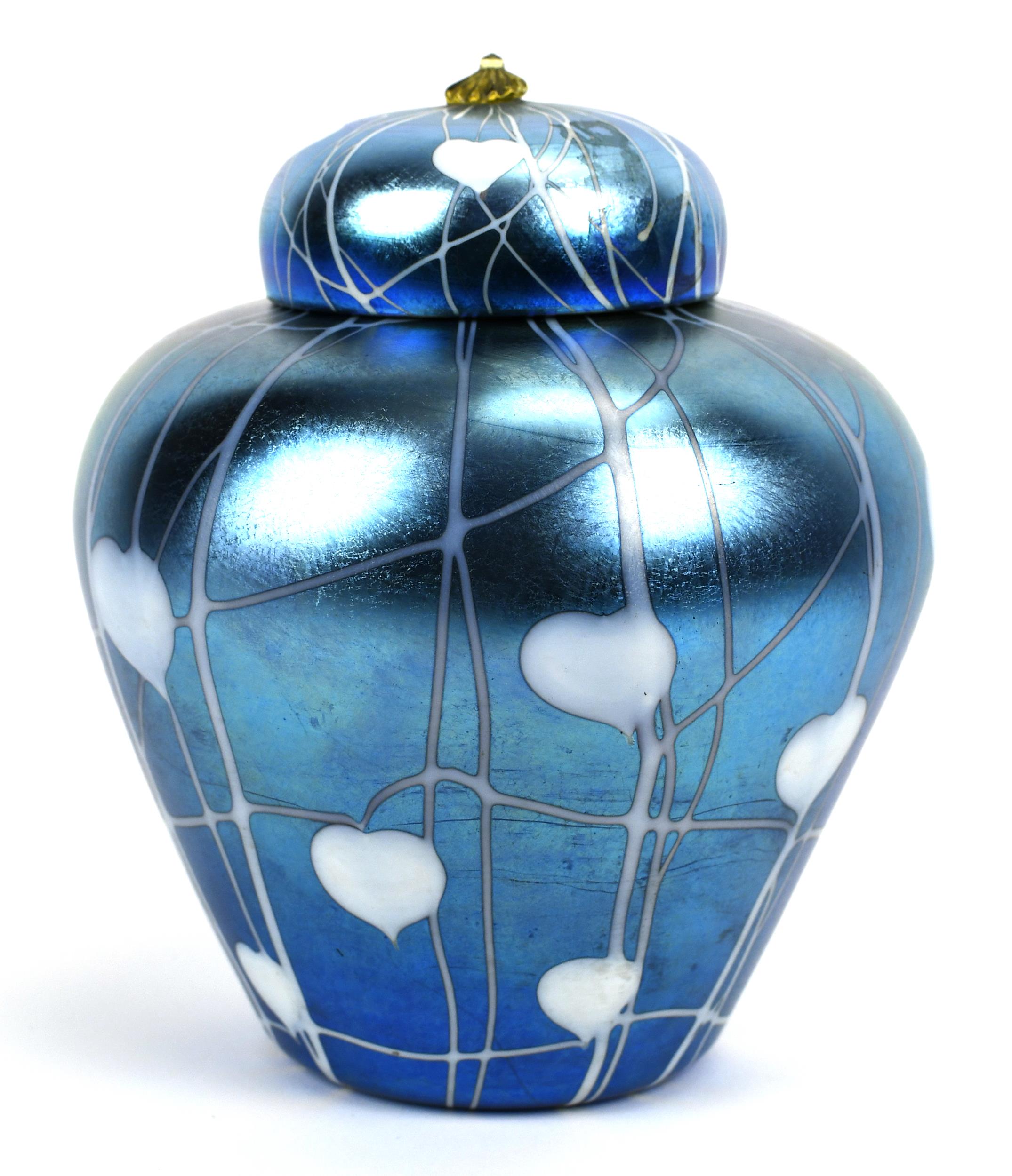 DURAND ART GLASS COVERED GINGER