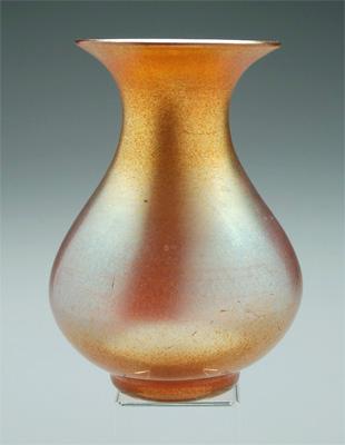 Durand vase, baluster base tapering