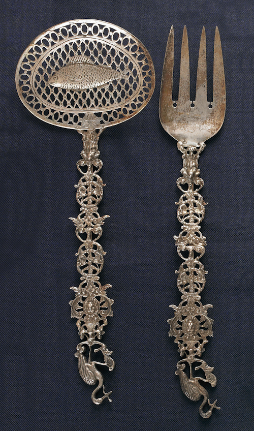 Dutch openwork silver fish scoop