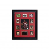 DWAYNE WADE AUTOGRAPHED MEMORA