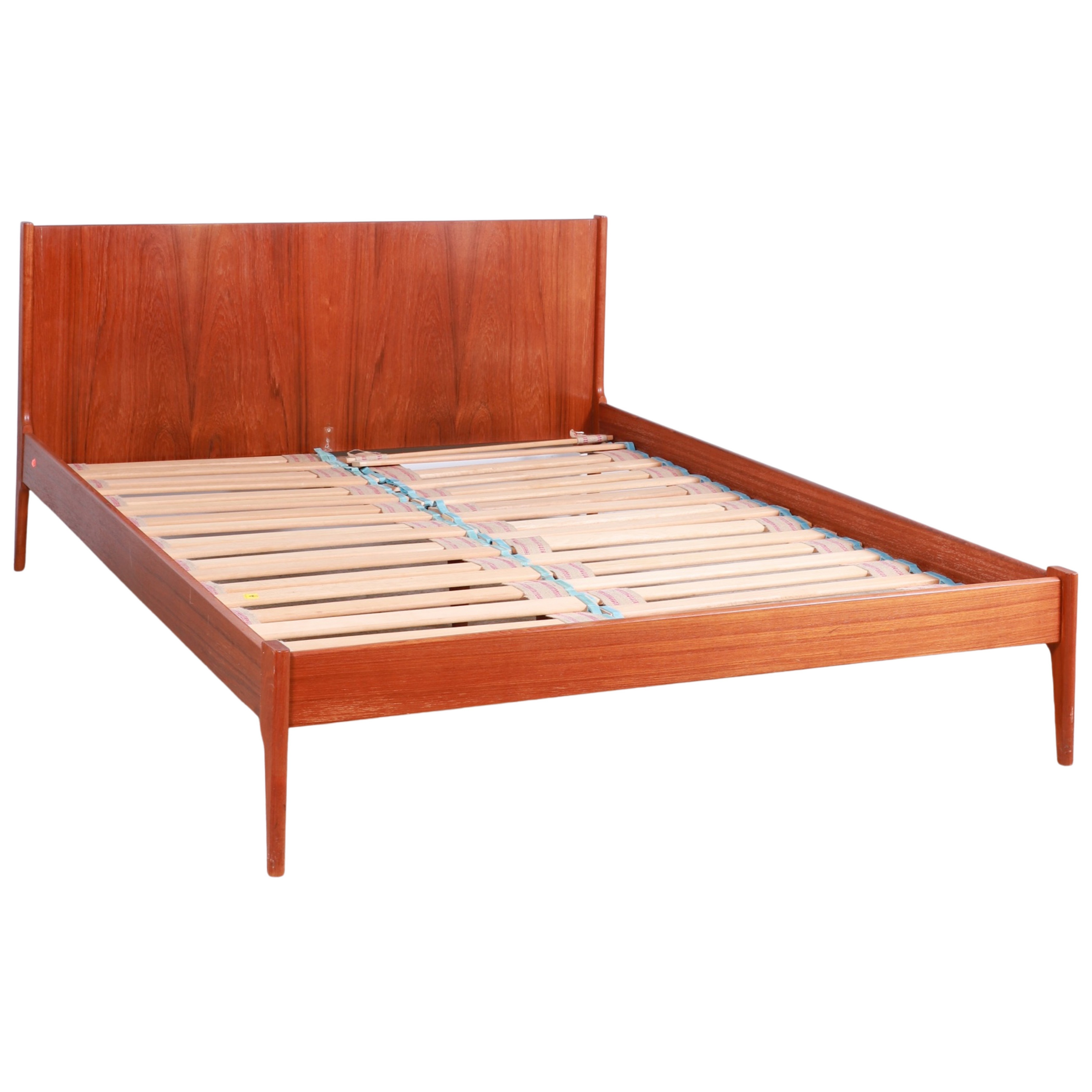 Dyrlund Modern Design Teak Queen