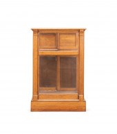 E. 20TH C. AMERICAN OAK & GLAS