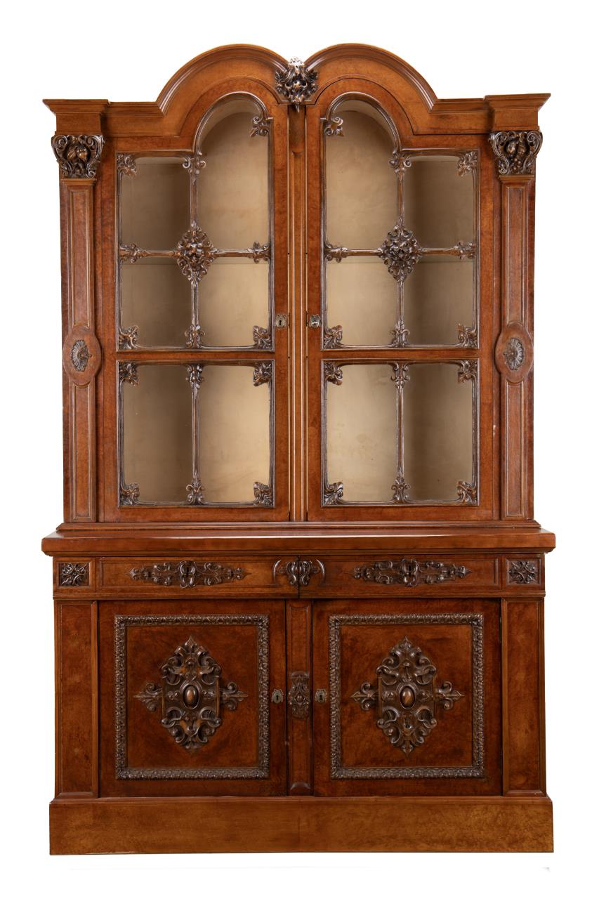 E. 20TH C. CONTINENTAL WALNUT