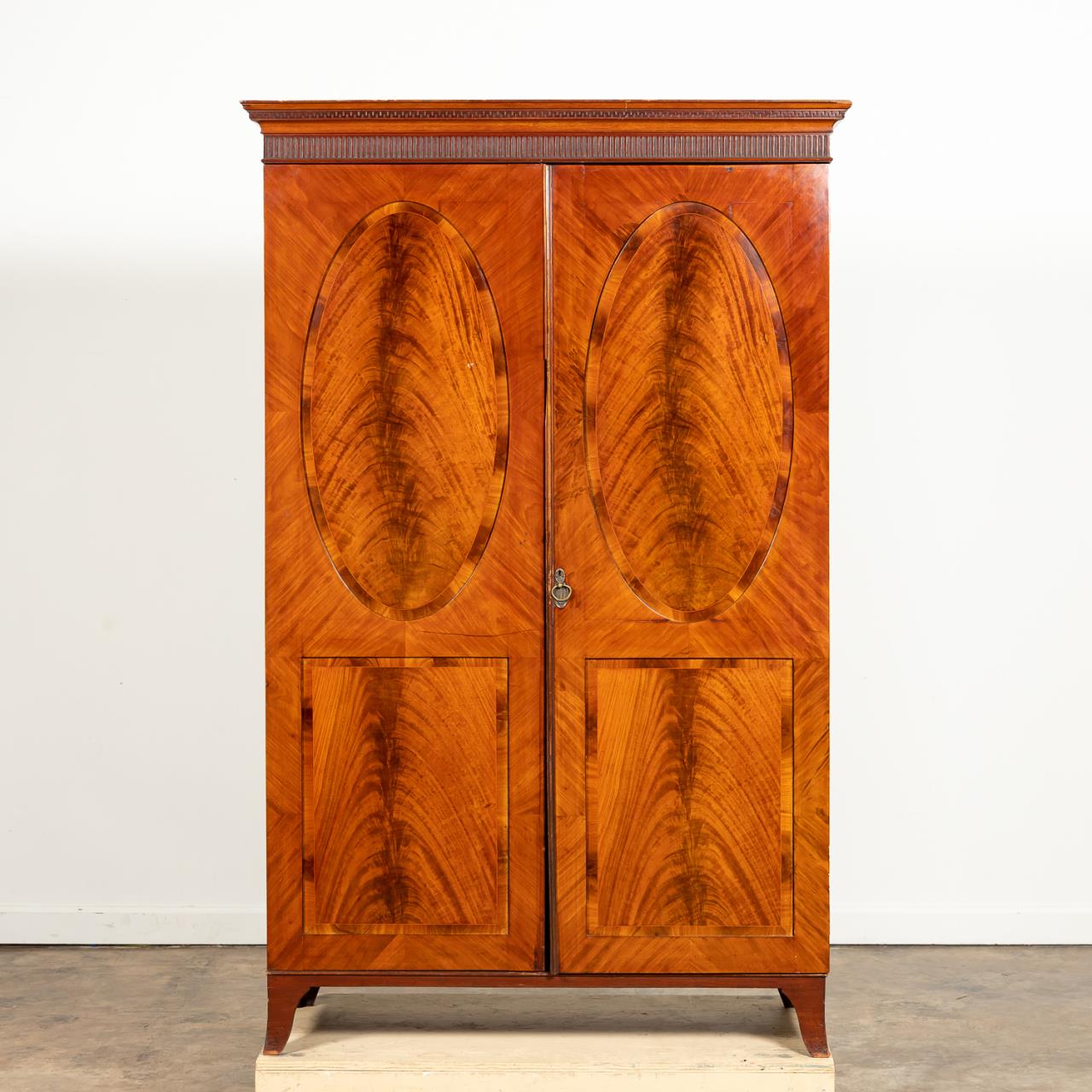 E. 20TH C. GEORGIAN STYLE