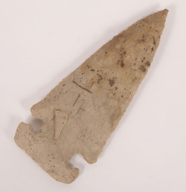 E-Notch made of Delaware chert. 