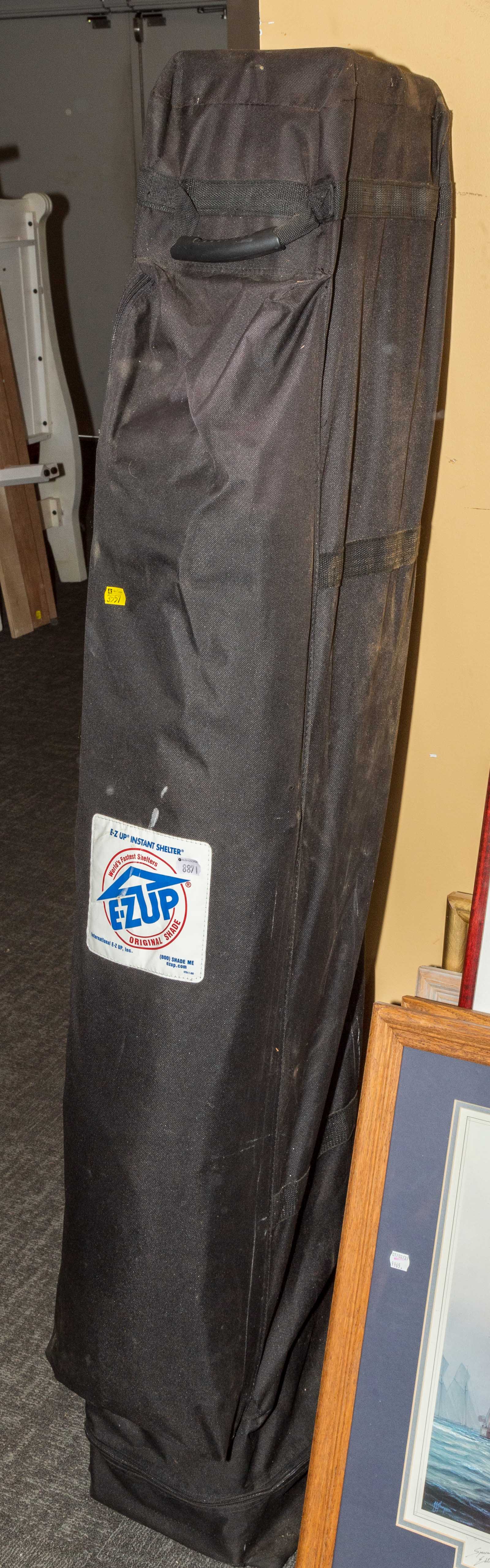 E-ZUP POP UP SHELTER WITH CARRY