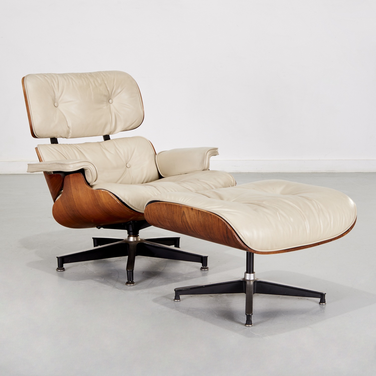EAMES, 670/671 LOUNGE CHAIR AND
