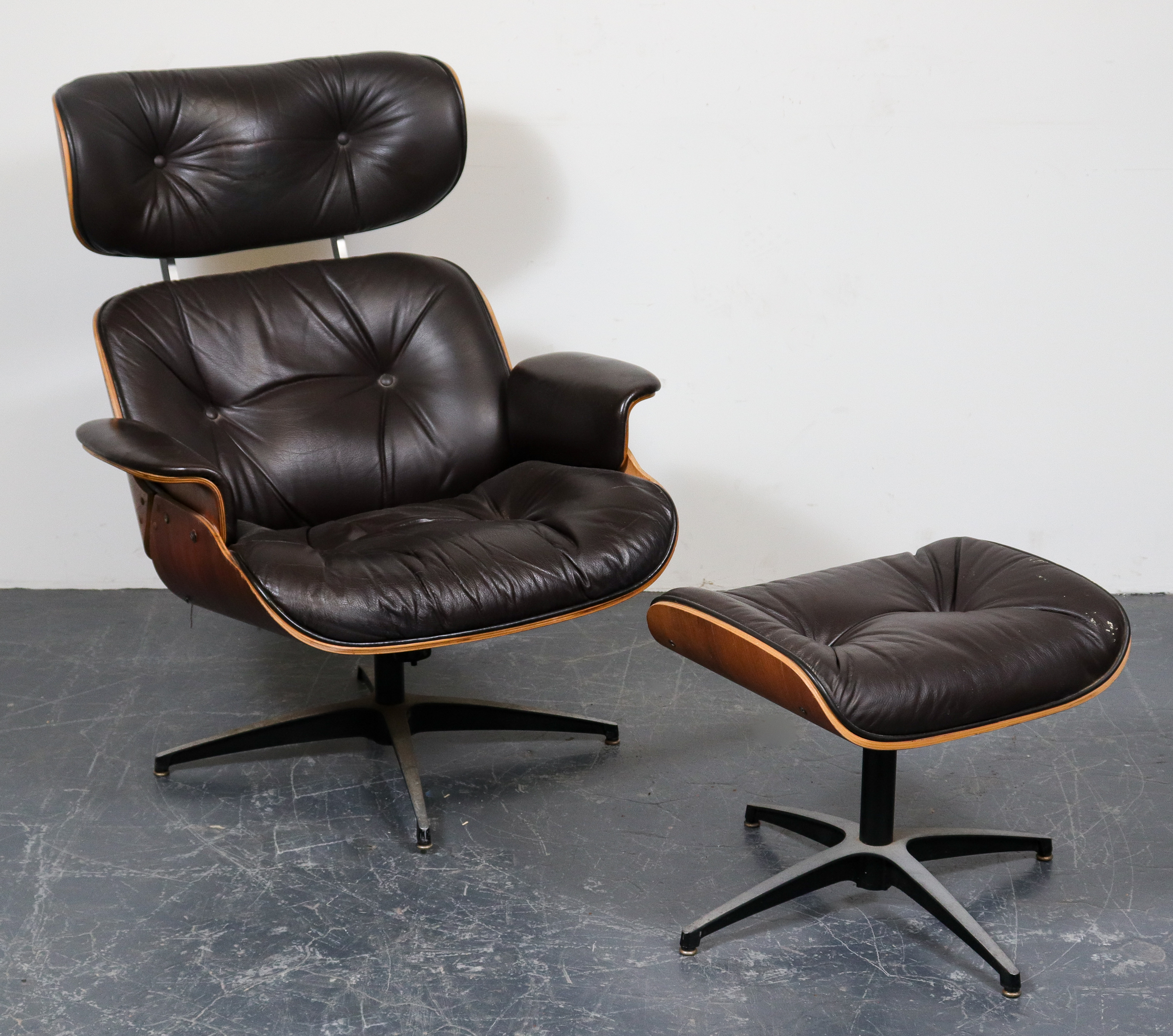 EAMES STYLE LEATHER LOUNGE CHAIR