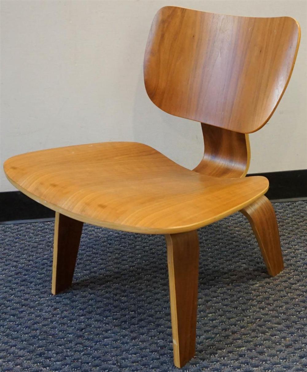 EAMES STYLE MOLDED PLYWOOD LOUNGE