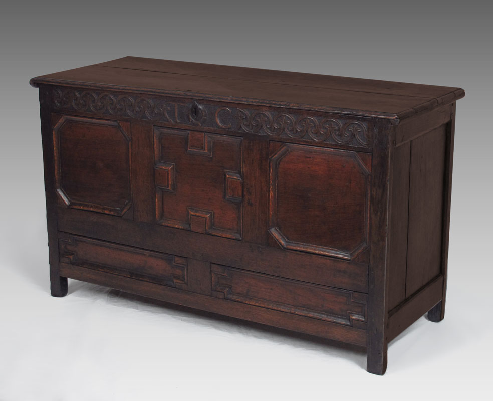 EARLY 18TH CENTURY ENGLISH OAK