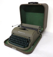 EARLY 1950'S REMINGTON TYPEWRI