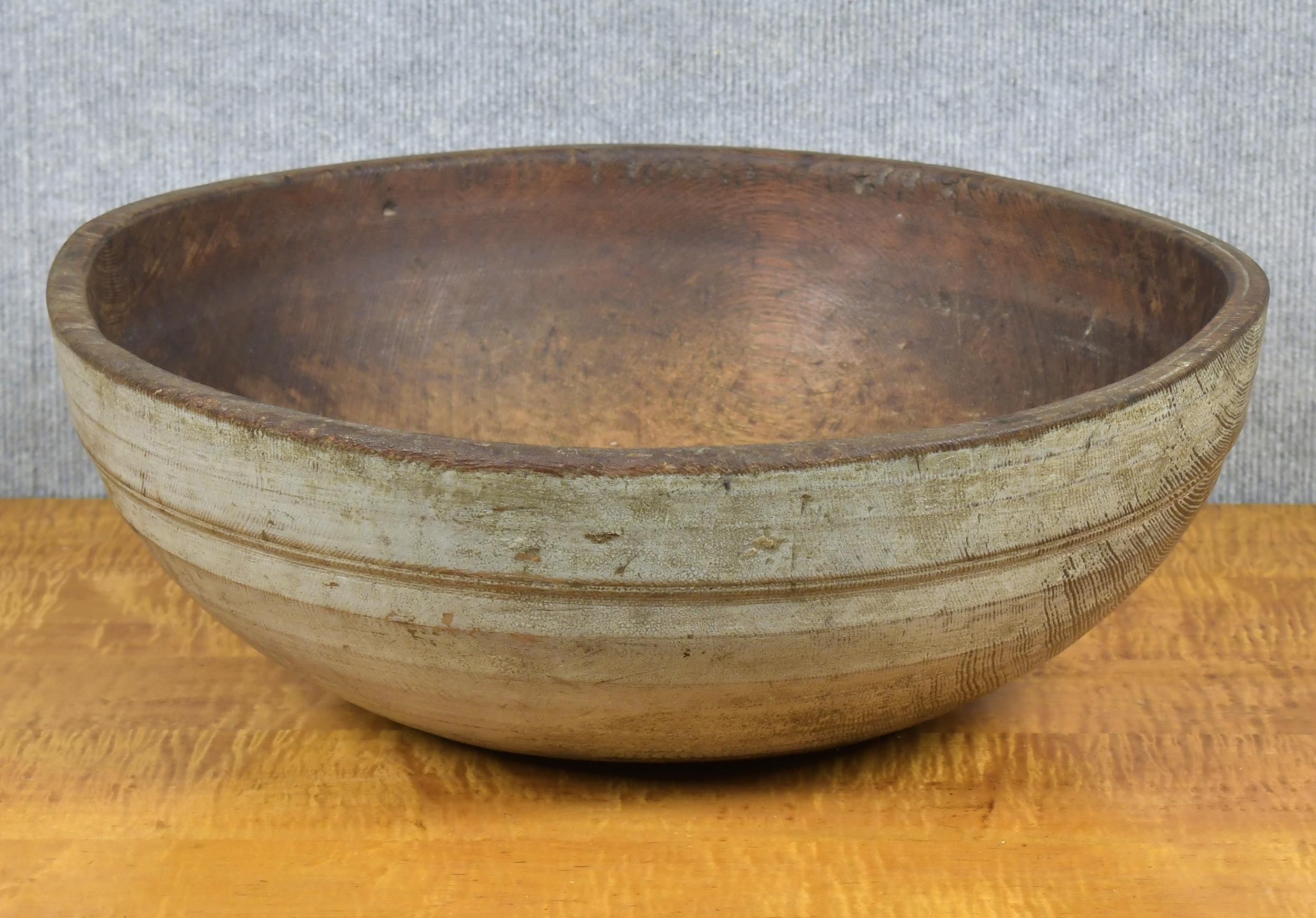 EARLY 19TH C. ASH CHOPPING BOWL.