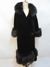 EARLY 20TH C. BLACK FUR & VELV