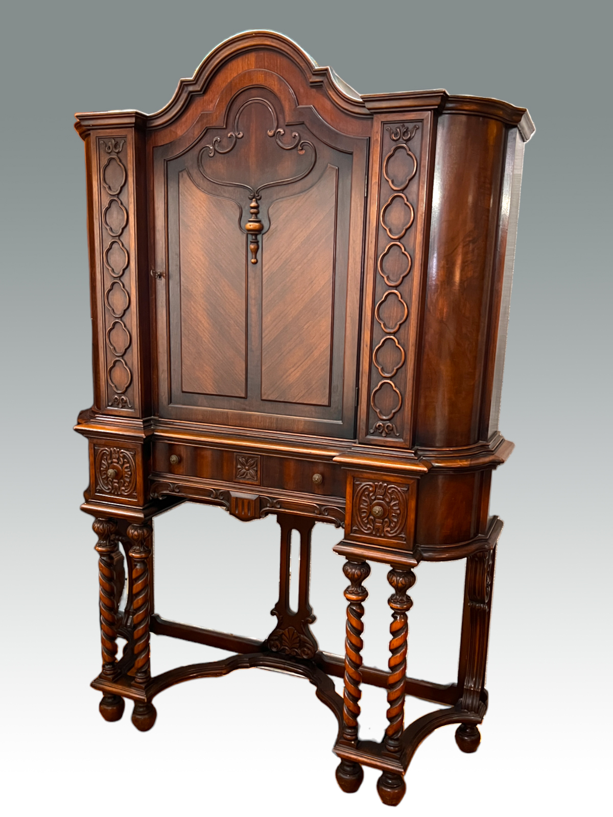 EARLY 20TH-C. CARVED BARLEY TWIST