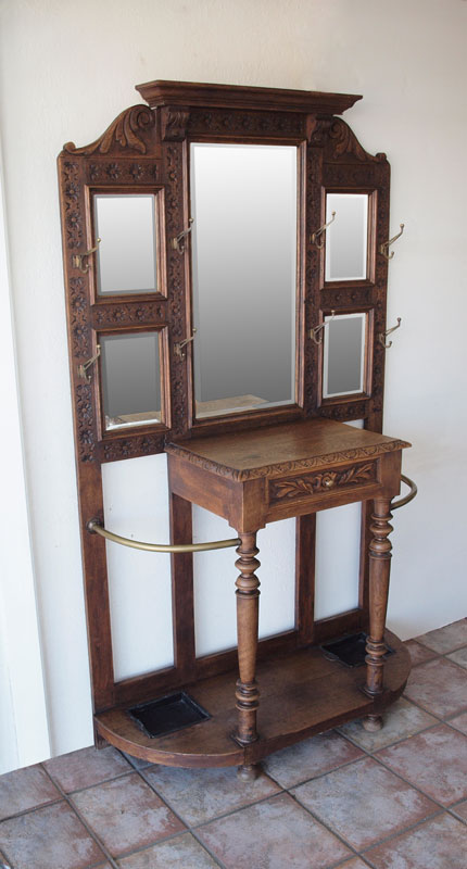 EARLY 20th C CARVED OAK HALL