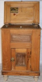 EARLY 20TH C. CENTURY PINE LIF