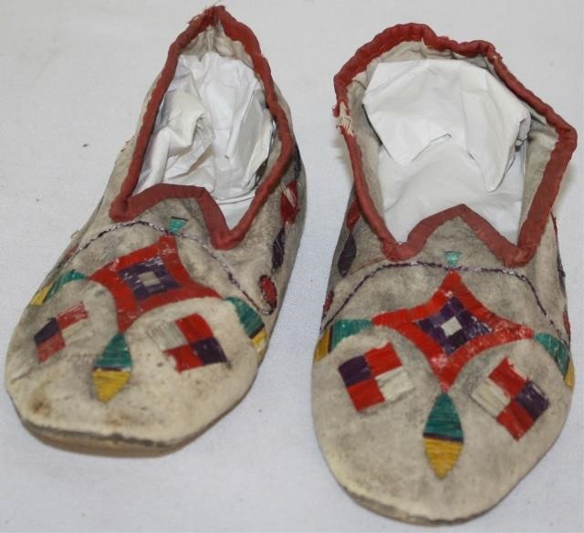 EARLY 20TH CENTURY COLORFUL