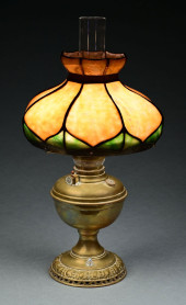 EARLY 20TH CENTURY LEADED GLAS