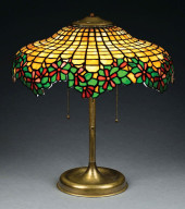 EARLY 20TH CENTURY LEADED GLAS