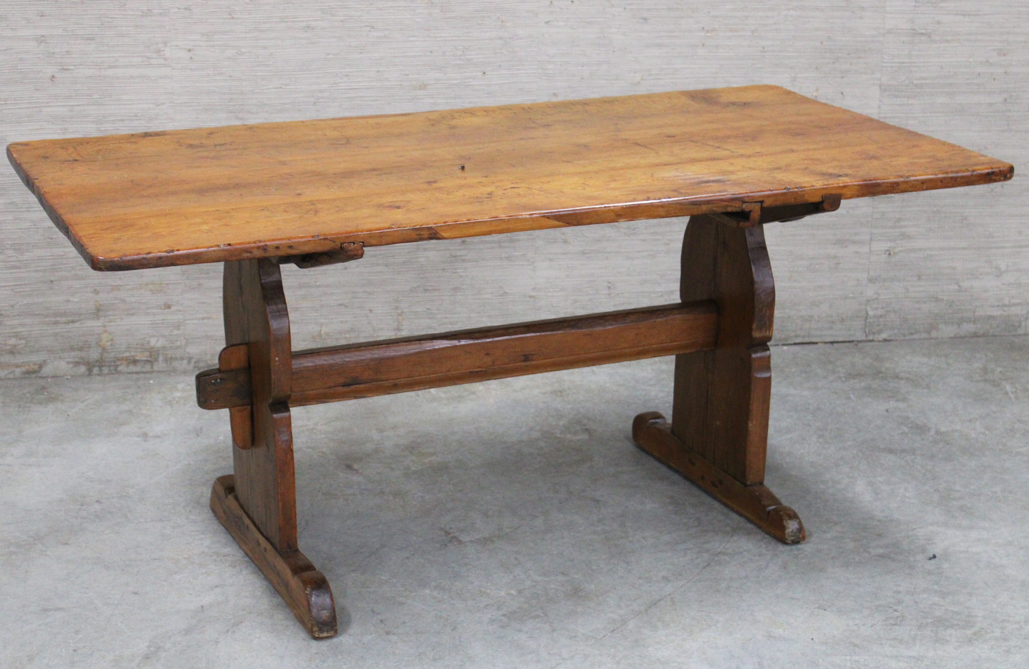 EARLY AMERICAN HEART PINE TRESTLE