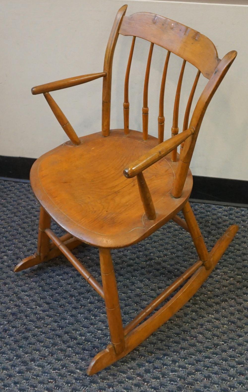 EARLY AMERICAN MAPLE ARM