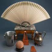 EARLY AMERICAN STYLE HINGED TO