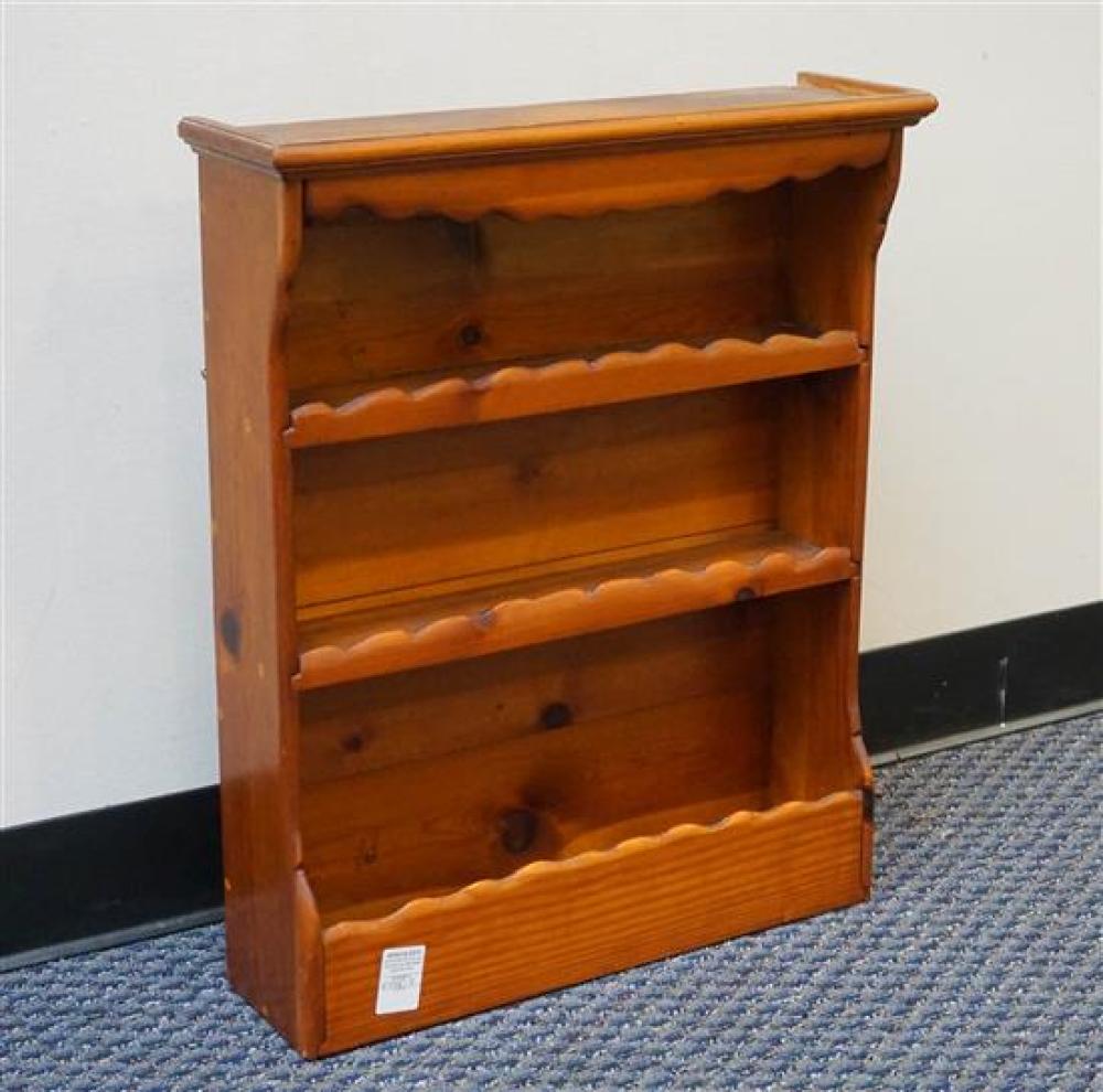 EARLY AMERICAN STYLE KNOTTY PINE