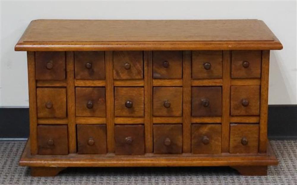 EARLY AMERICAN STYLE OAK