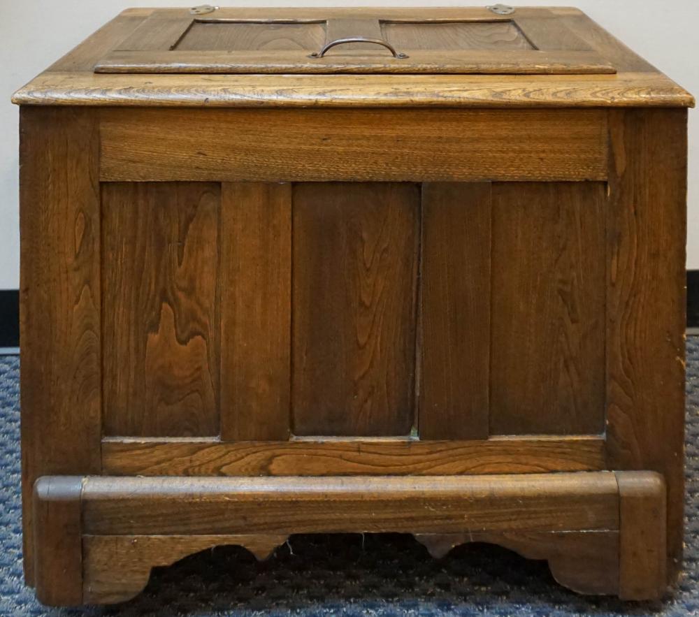 EARLY AMERICAN STYLE OAK ICE