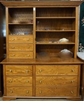 EARLY AMERICAN STYLE OAK VENEE