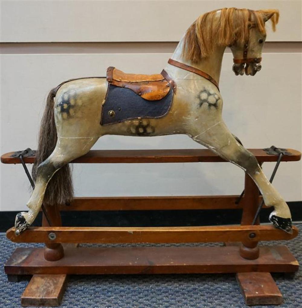 EARLY AMERICAN STYLE PAINTED WOOD