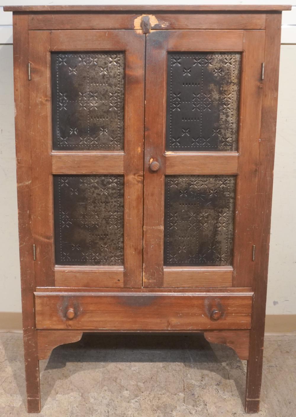 EARLY AMERICAN STYLE PIERCED TIN