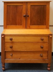 EARLY AMERICAN STYLE PINE AND