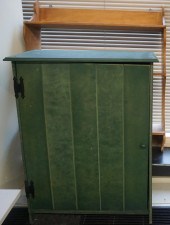 EARLY AMERICAN STYLE PINE PLAT