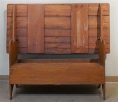 EARLY AMERICAN STYLE PINE TABL