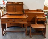 EARLY AMERICAN STYLE STAINED M